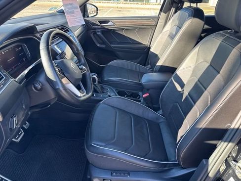 Certified 2022 Volkswagen Tiguan SEL R-Line image 14