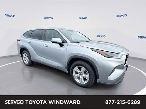 Used 2023 Toyota Highlander L FWD image 1