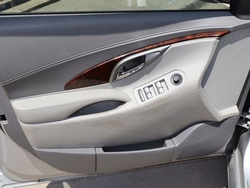 Used 2012 Buick LaCrosse Convenience FWD image 18