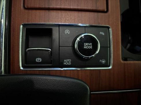 Used 2021 Lincoln Navigator Reserve AWD/4WD image 32