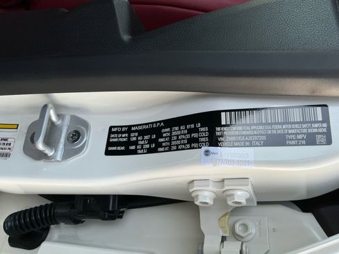 Used 2018 Maserati Levante GranLusso image 28