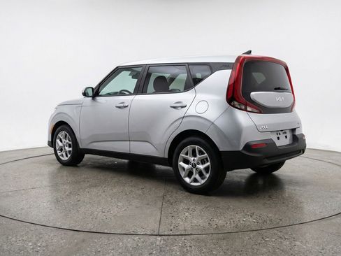 Used 2025 Kia Soul LX w/ LX Technology Package image 6
