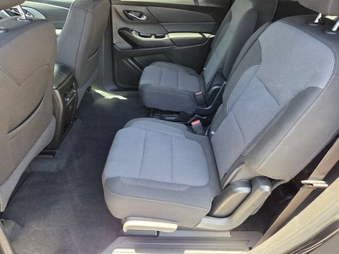 Certified 2023 Chevrolet Traverse LT FWD image 11