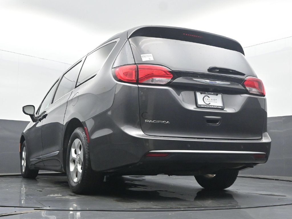 Used 2017 Chrysler Pacifica Touring-L Plus FWD image 52