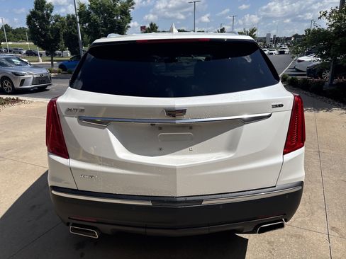 Used 2018 Cadillac XT5 Luxury w/ Driver Awareness Package AWD/4WD image 9