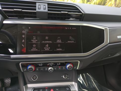 New 2025 Audi Q3 2.0T Premium image 27