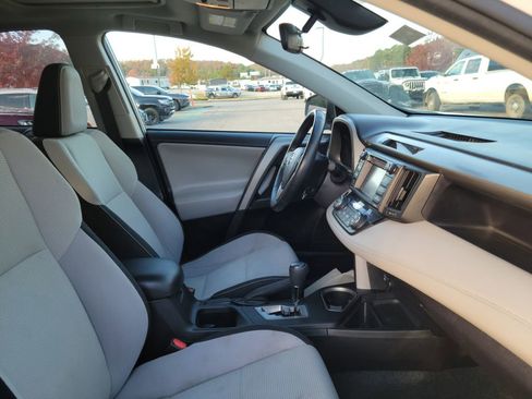 Used 2018 Toyota RAV4 XLE image 37