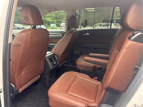Used 2021 Volkswagen Atlas SE w/ Towing Package AWD/4WD image 12