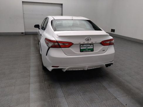 Used 2019 Toyota Camry SE image 6