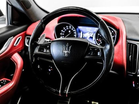 Used 2018 Maserati Levante GranSport AWD/4WD image 17