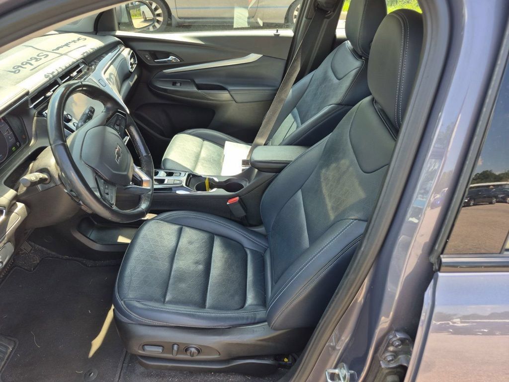 Used 2022 Chevrolet Bolt EUV LT w/ Convenience Package FWD image 12