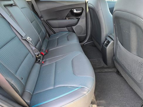 Used 2022 Kia Niro EX Premium w/ Cold Weather Package image 36