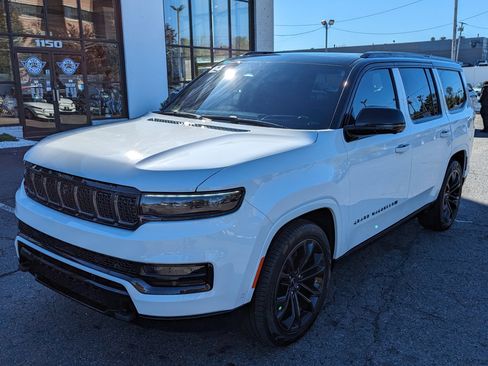 Used 2024 Jeep Grand Wagoneer Series III w/ Rear Seat Video Group 1 image 2