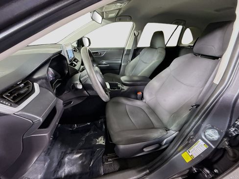 Used 2025 Toyota RAV4 LE FWD image 21