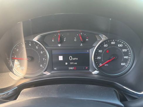 Used 2023 Chevrolet Equinox Premier image 28