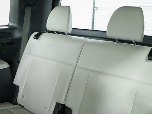 Used 2025 Hyundai Santa Fe SEL FWD image 25
