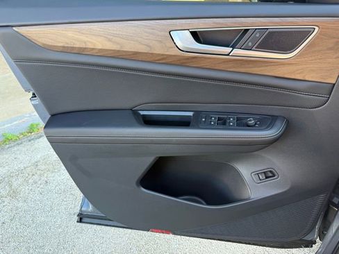 New 2026 Volkswagen Atlas SE image 15