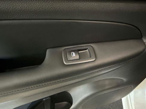 Used 2020 Jeep Grand Cherokee Limited X image 12