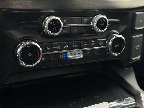 Used 2025 Ford F250 Lariat w/ Lariat Ultimate Package AWD/4WD image 24