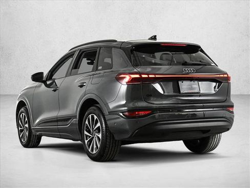 Certified 2025 Audi Q6 e-tron Premium image 8