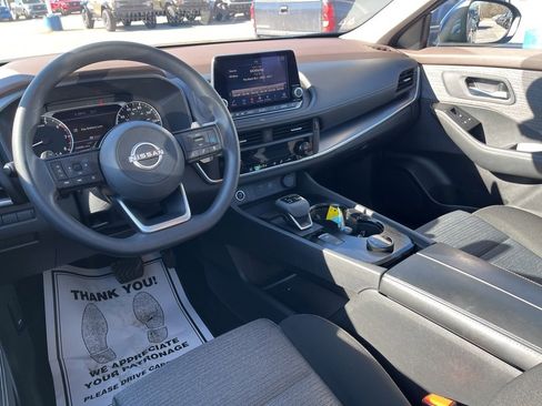 Used 2023 Nissan Rogue SV image 12