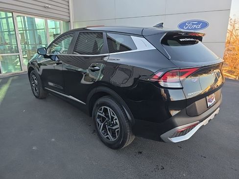 Used 2024 Kia Sportage LX image 7