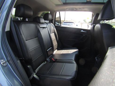 Used 2021 Volkswagen Tiguan SEL AWD/4WD image 21