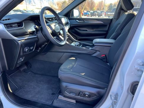 Used 2025 Jeep Grand Cherokee L Laredo w/ Trailer Tow Package AWD/4WD image 22
