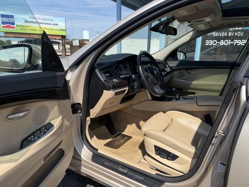 Used 2012 BMW 550i Gran Turismo xDrive w/ Driver Assistance Pkg AWD/4WD image 9