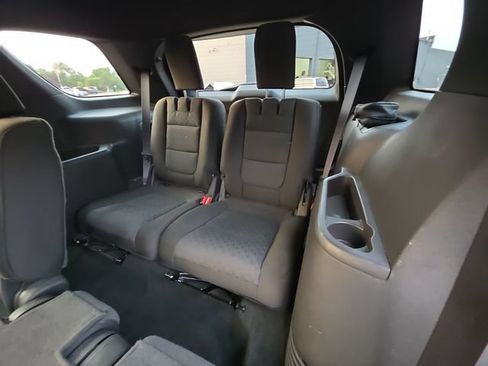 Used 2014 Ford Explorer XLT AWD/4WD image 21