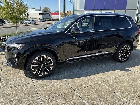 New 2026 Volvo XC90 T8 Plus w/ Protection Package Premier AWD/4WD image 11