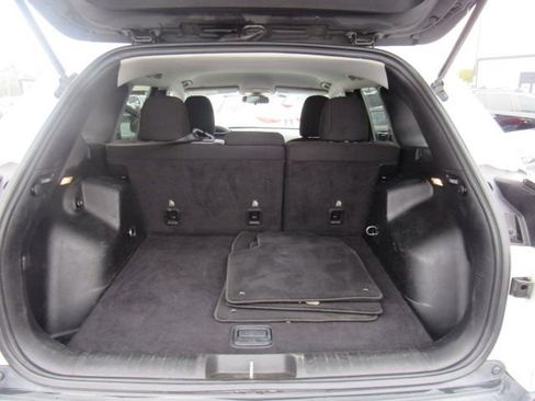 Used 2019 Jeep Cherokee Latitude w/ Popular Appearance Group image 22