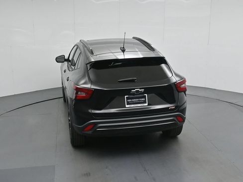 Used 2024 Chevrolet Trax RS w/ Sunroof Package FWD image 40
