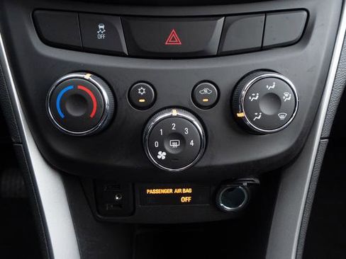 Used 2022 Chevrolet Trax LS w/ Tint and Cruise Package image 20