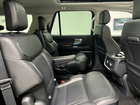Used 2025 Ford Expedition Platinum AWD/4WD image 52
