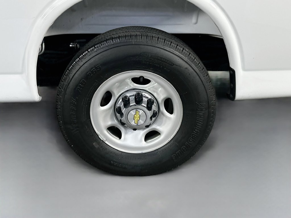 Used 2025 Chevrolet Express 3500 LT w/ LT Preferred Equipment Group RWD image 34