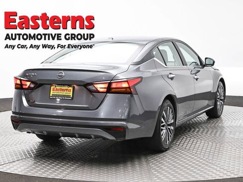 Used 2025 Nissan Altima 2.5 SV image 5