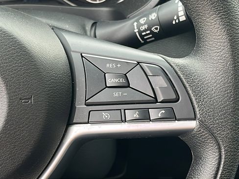 Used 2025 Nissan Altima 2.5 SV FWD image 18