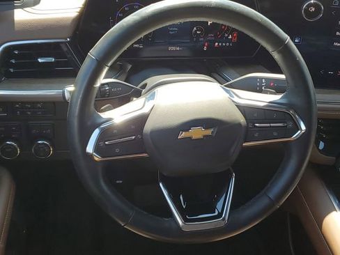 Used 2025 Chevrolet Tahoe High Country AWD/4WD image 10