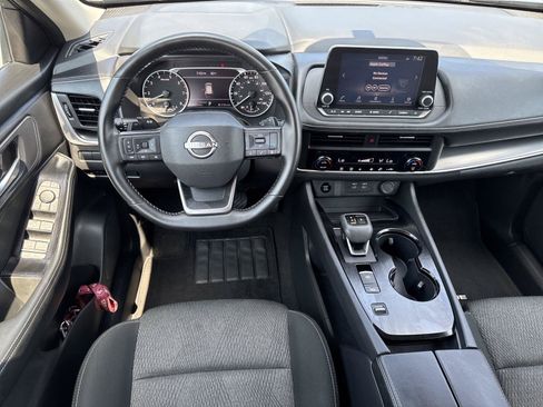 Used 2025 Nissan Rogue SV FWD image 14