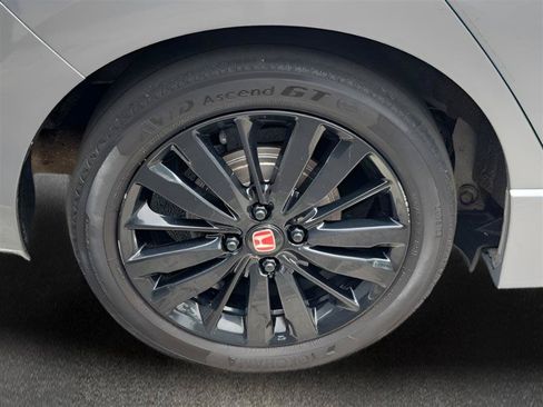 Used 2018 Honda Fit Sport image 27
