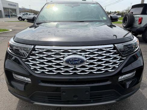 Certified 2023 Ford Explorer Platinum w/ Technology Package AWD/4WD image 5