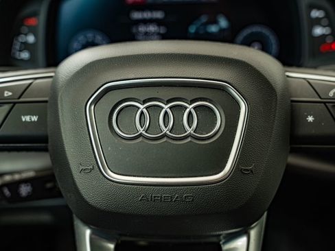 Used 2019 Audi Q8 Prestige AWD/4WD image 21