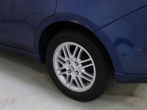 Used 2009 Ford Focus SE image 28