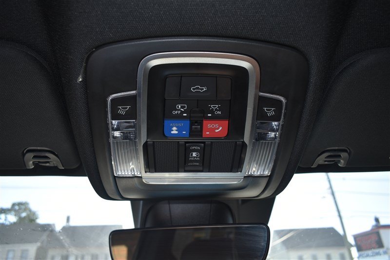 Used 2023 RAM 1500 Laramie AWD/4WD image 22