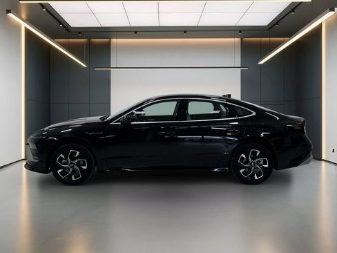 Certified 2025 Hyundai Sonata SEL FWD image 2
