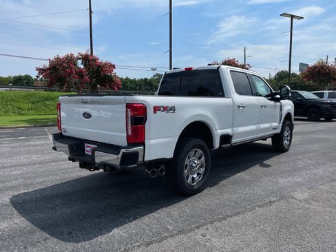 New 2025 Ford F250 Lariat w/ Lariat Ultimate Package image 3