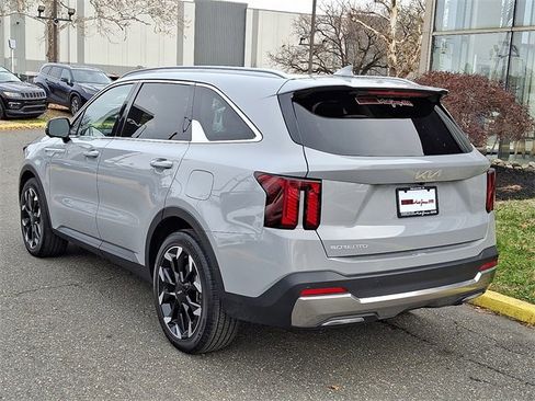 Certified 2025 Kia Sorento SX image 4