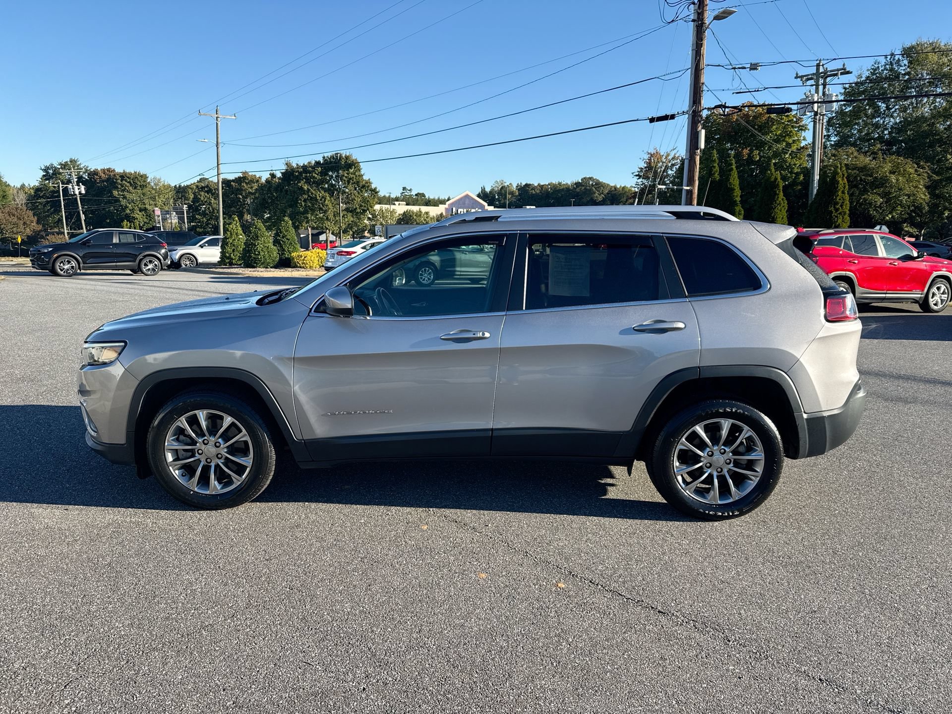 Used 2019 Jeep Cherokee Latitude Plus FWD image 4