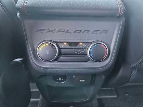 Certified 2025 Ford Explorer ST-Line RWD image 18